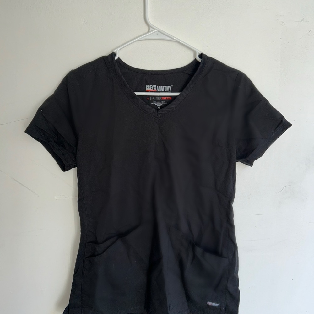 Grey's Anatomy Women's black V-Neck Scrub
